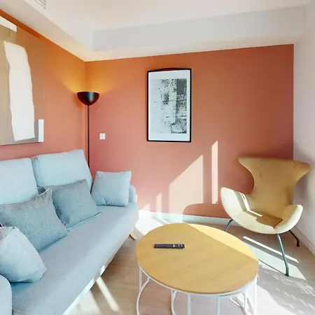 Colorful Penthouse Center 5c