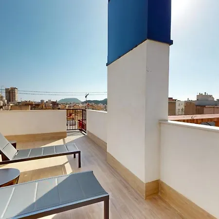 Colorful Penthouse Center 5c Apartment