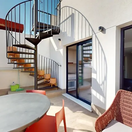 Apartment Colorful Penthouse Center 5c