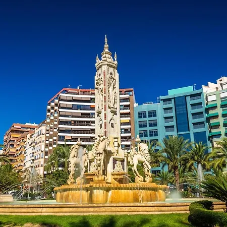 Colorful Penthouse Center 5c * Alicante